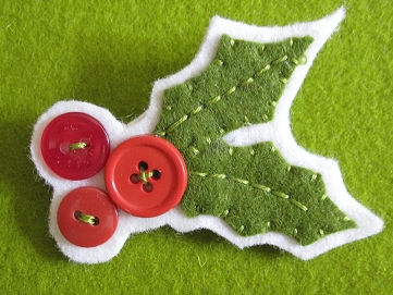 Holly Leaf Pin